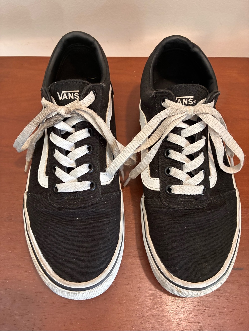 VANS Old Skool Women’s Sz 8 Black and White Classic Sneakers Board Shoes Low Top - Picture 4 of 10